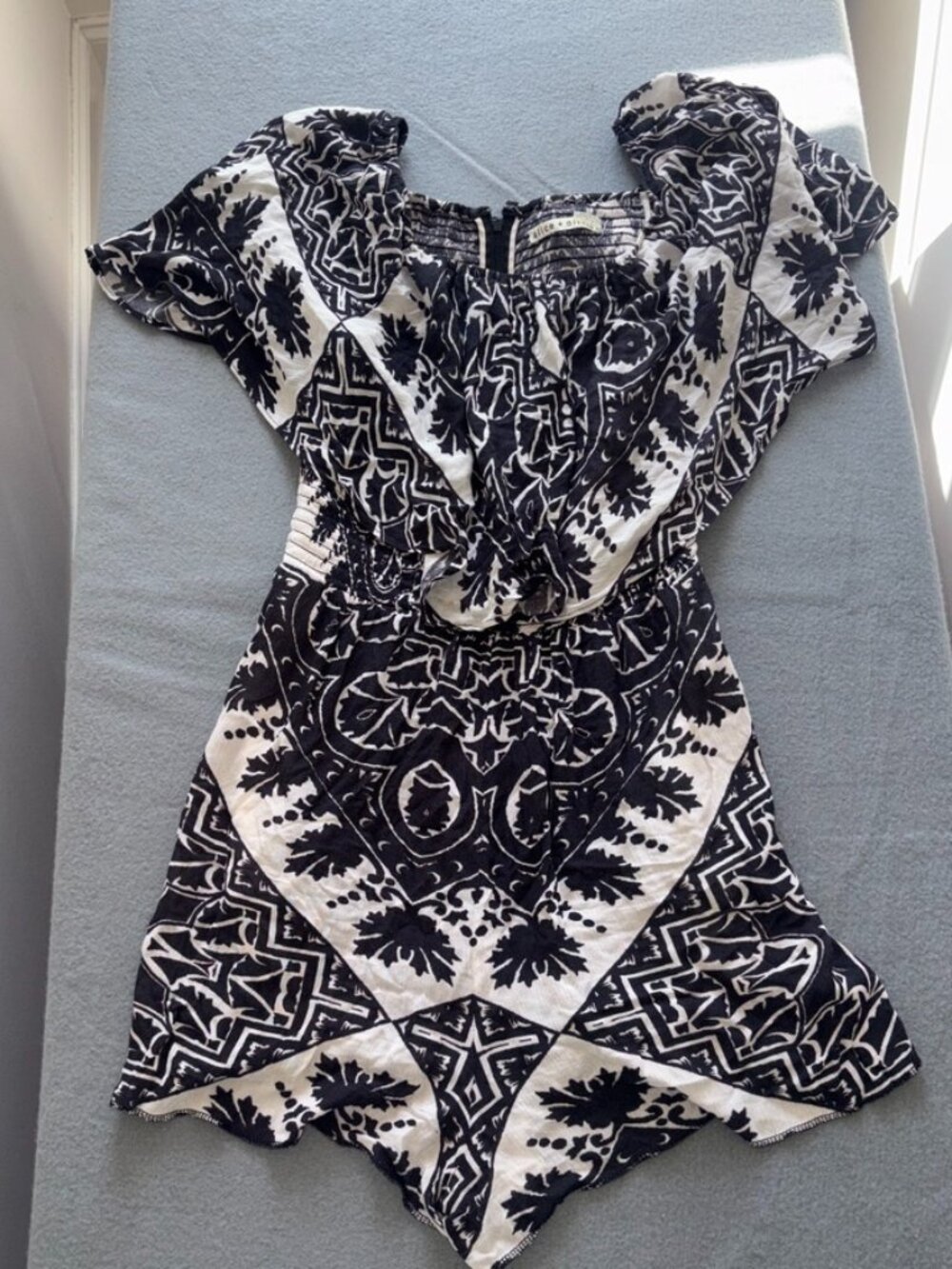 Alice + Olivia Off-the-Shoulder Smocked Romper Ruffle Damask Black White size 6